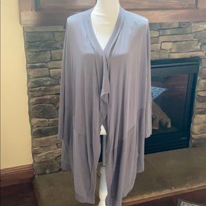 Anne Klein wrap around top with pockets si…